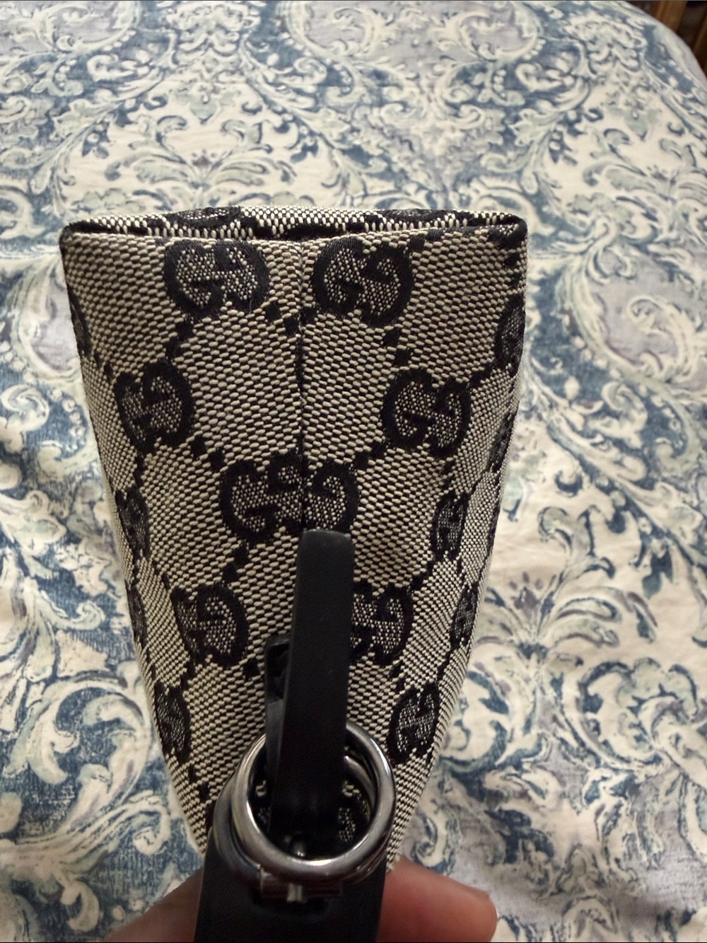 Authentic Gucci Beige and Black GG Canvas Shoulder Bag - Picture 5 of 9